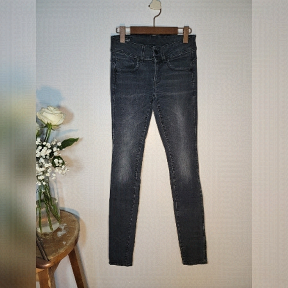 G-STAR Raw jeans. Black. LYNN mid rise. 34" inseam size 6. - Picture 1 of 10